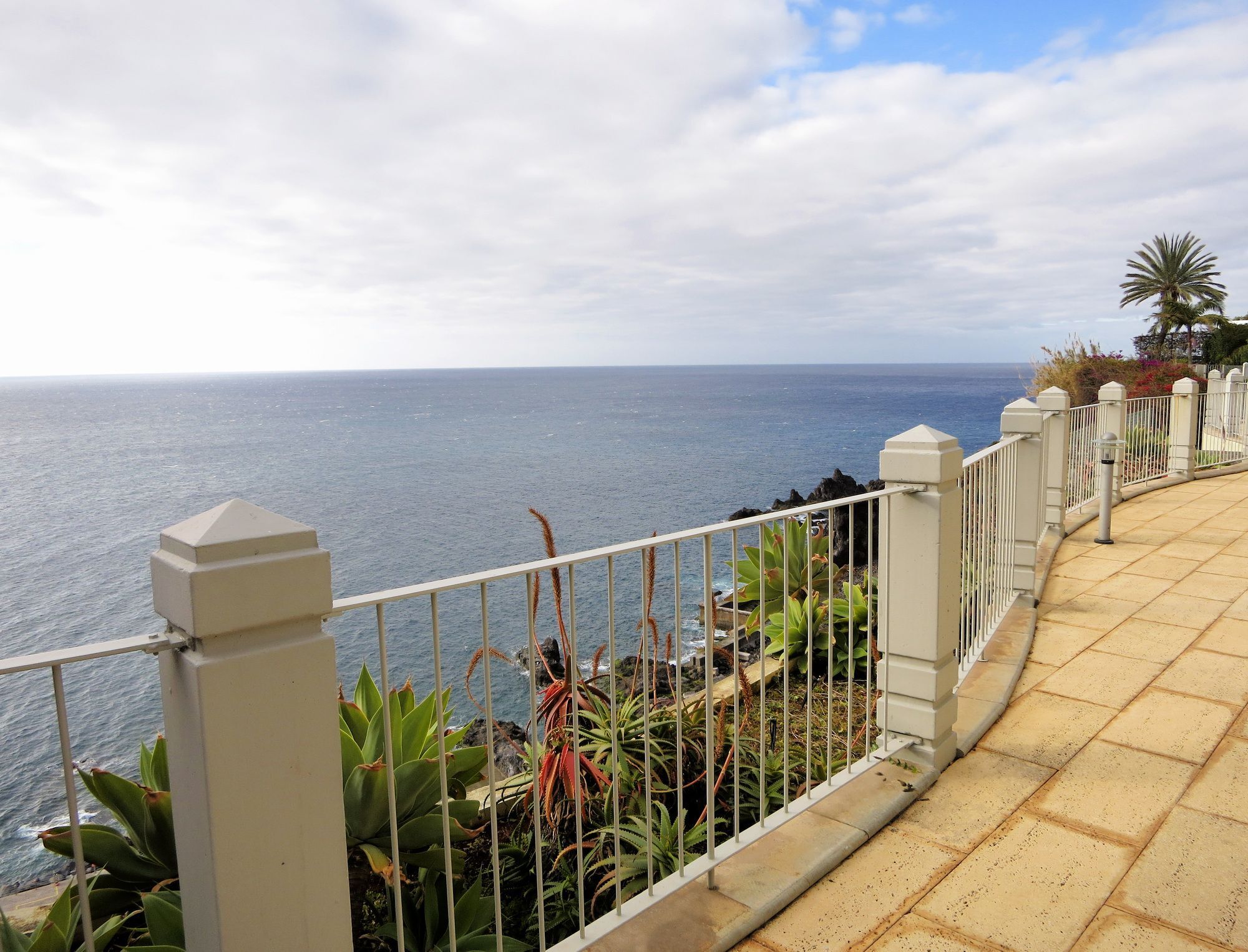 Finest Rentals - Beachfront Penthouse فونشال المظهر الخارجي الصورة